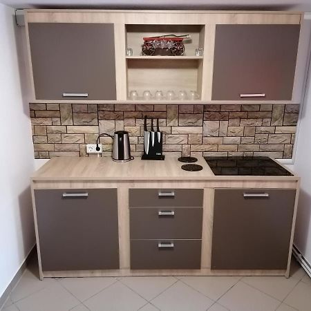 Ugralet Apartman Gyimesfelsőlok Kültér fotó