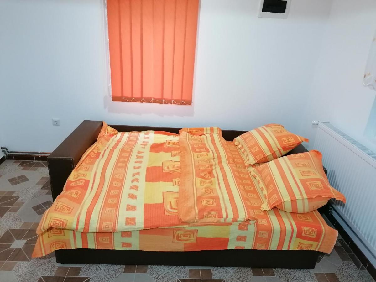 Ugralet Apartman Gyimesfelsőlok Kültér fotó